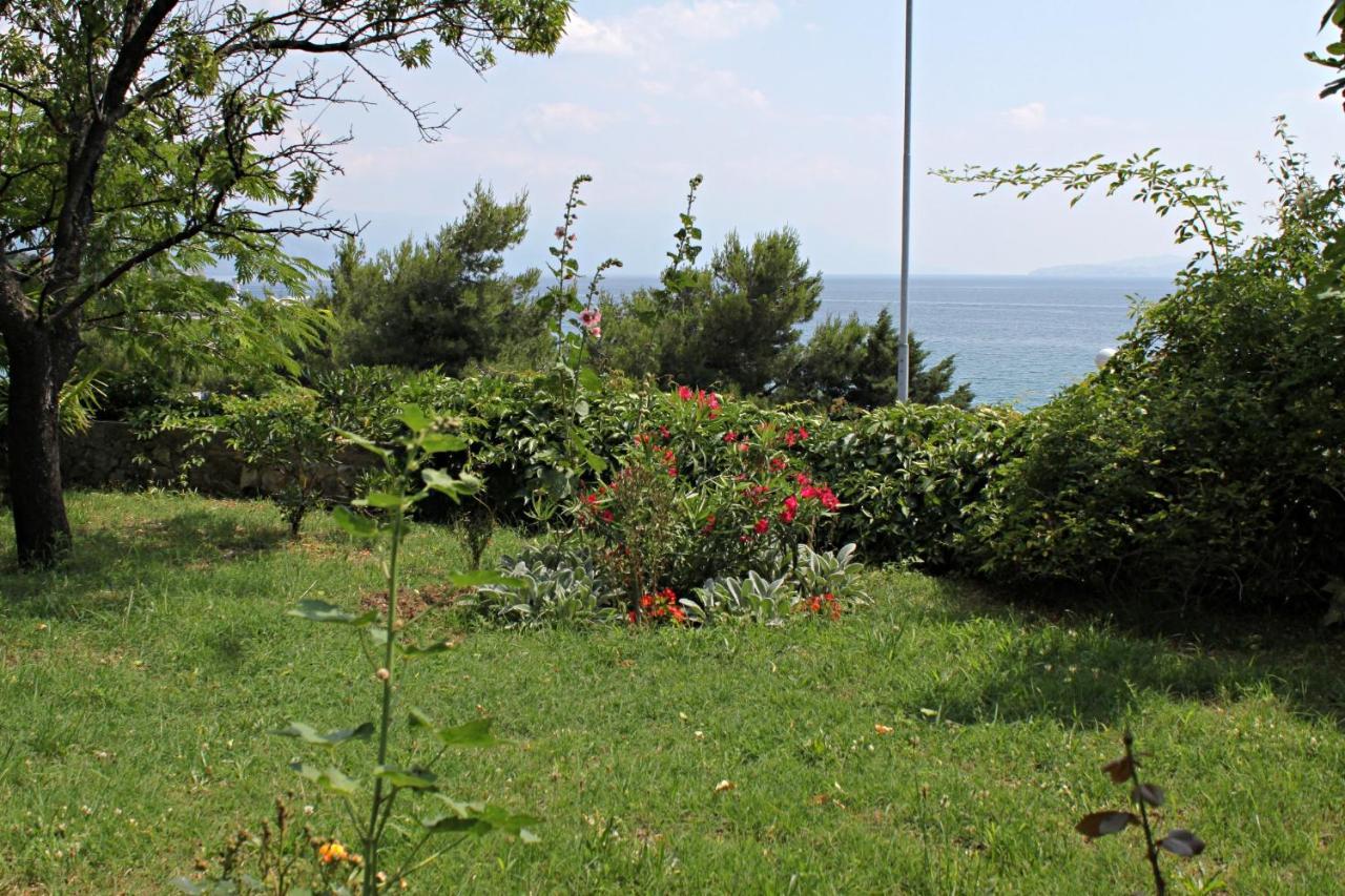 Apartments By The Sea Novi Vinodolski - 5558 Kültér fotó