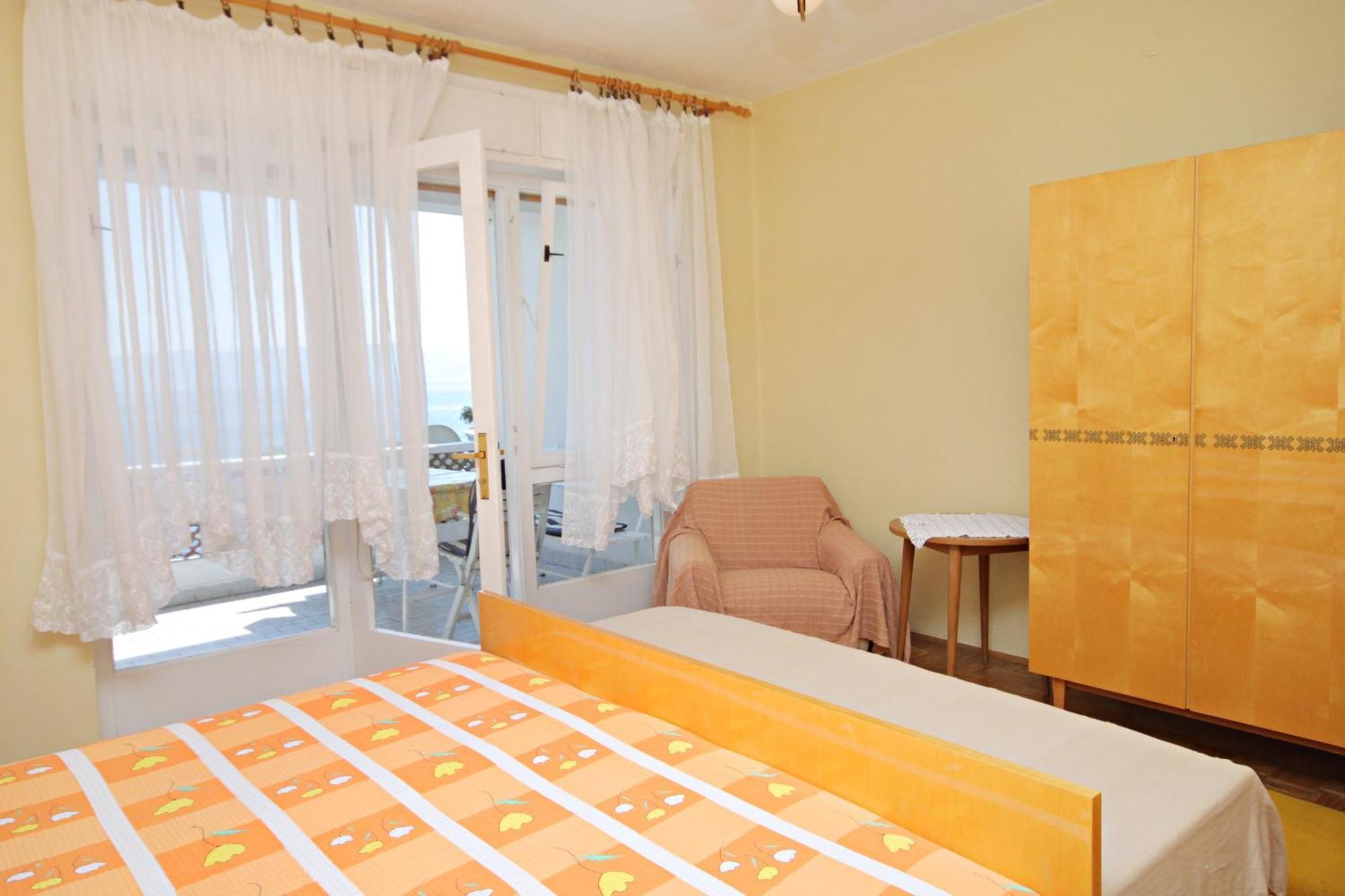 Apartments By The Sea Novi Vinodolski - 5558 Szoba fotó